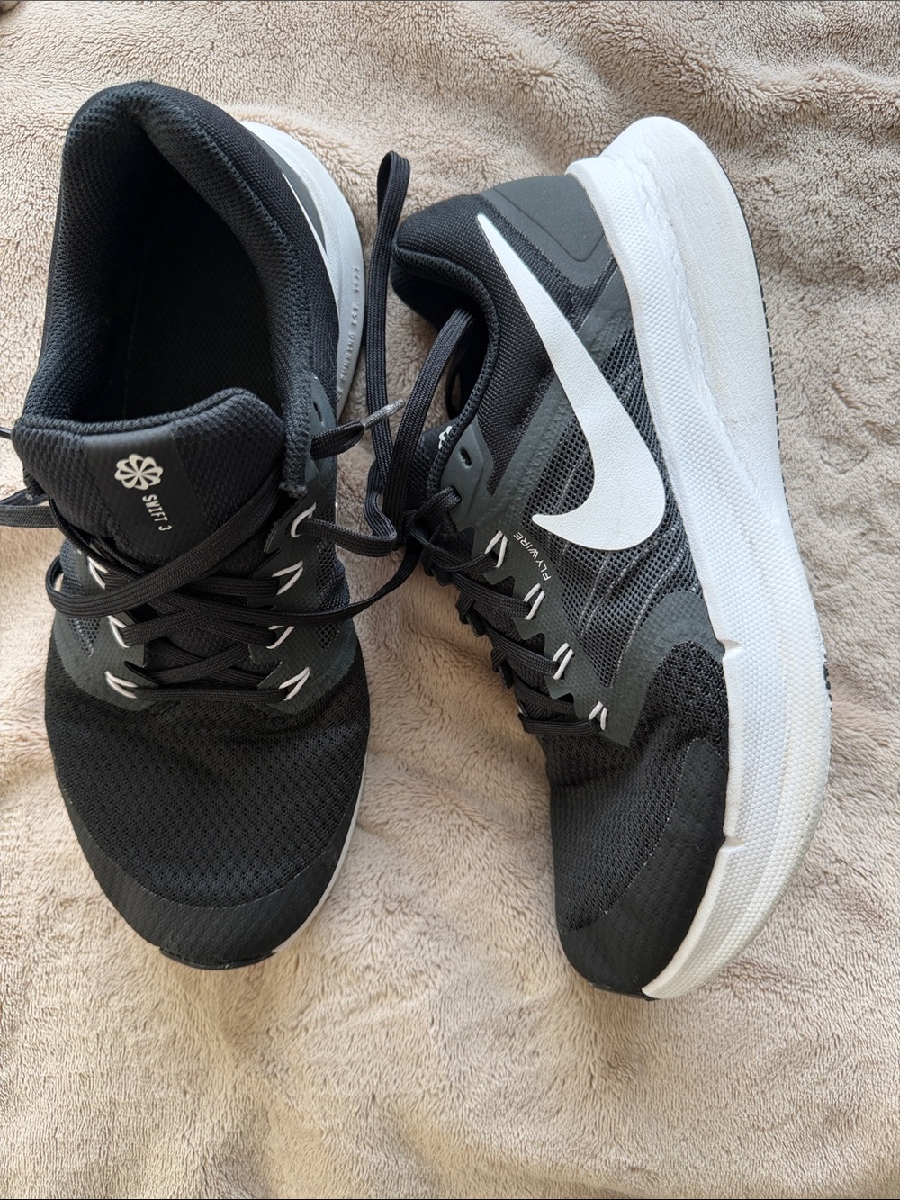 Nike Black and White Women's Athletic Running Shoes
